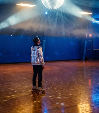 Retro Roller Rink Seedance 2.5 Prompt