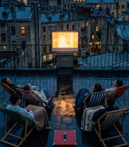 Rooftop Cinema Kling 3.0 Prompt