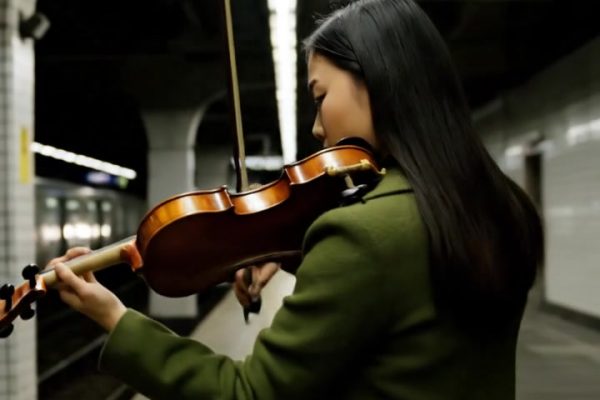 Subway Violin Rehearsal Veo 3.1 Prompt