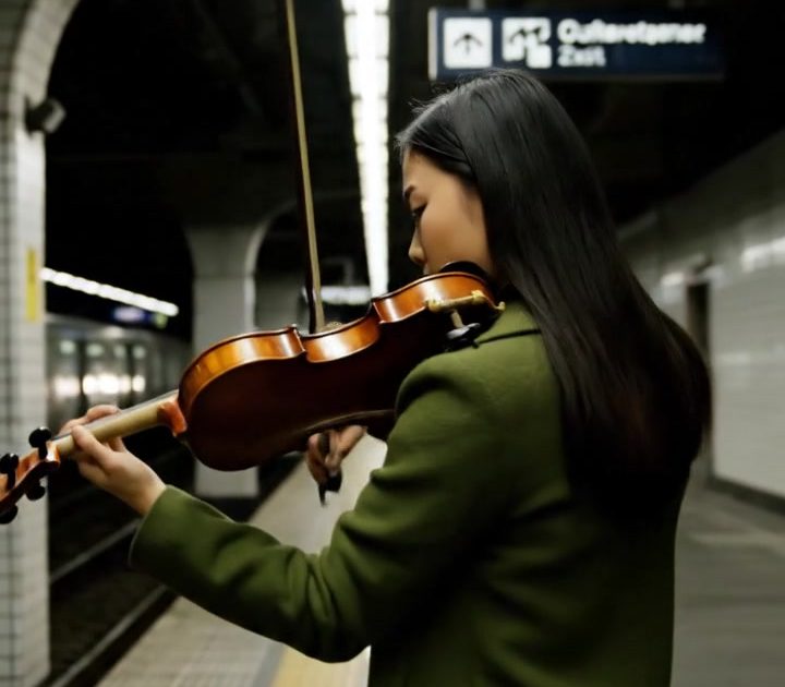 Subway Violin Rehearsal Veo 3.1 Prompt