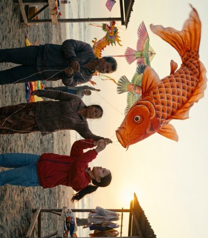 Sunrise Kite Market Wan 2.7 Prompt